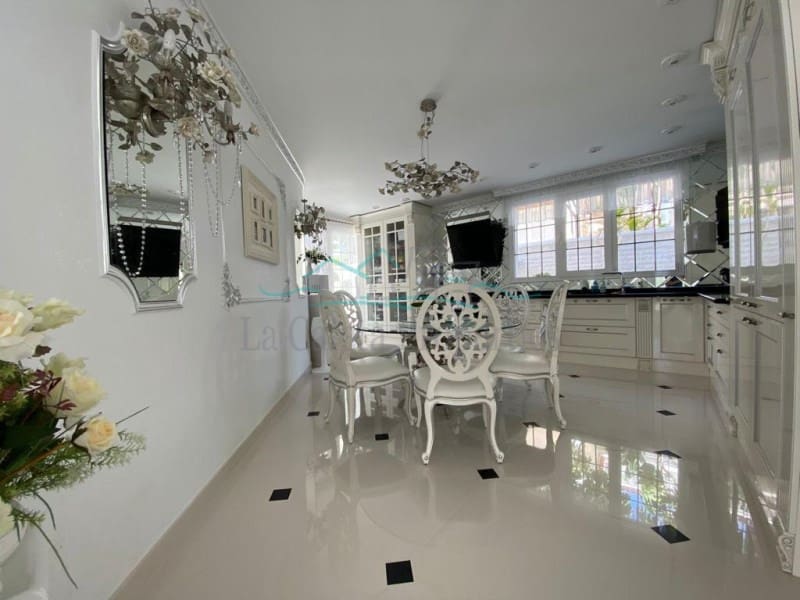 6 chambre Villa/Maison à vendre à Costa Adeje avec piscine garage - 4 500 000 € (Ref: 8010601)