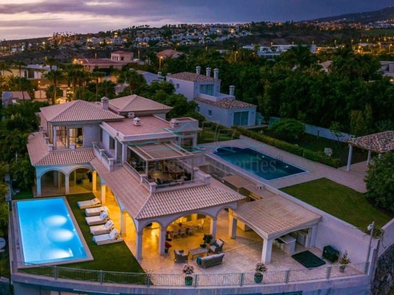 6 slaapkamer Villa te koop in Costa Adeje met garage - € 5.950.000 (Ref: 8584491)