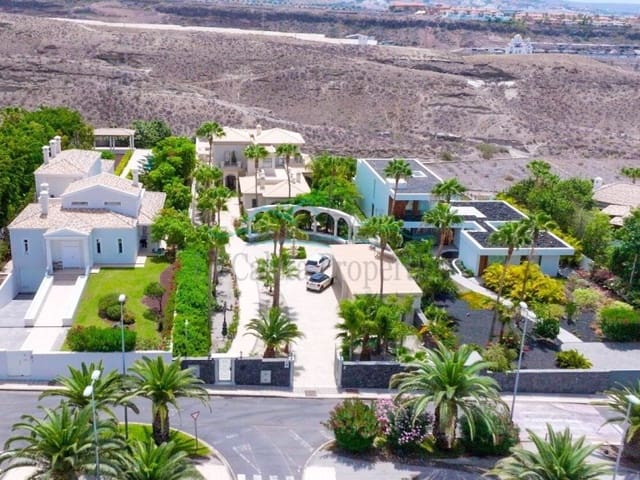 6 bedroom Villa for sale in Costa Adeje, Adeje with garage - € 5,950,000 (Ref: 8584491)