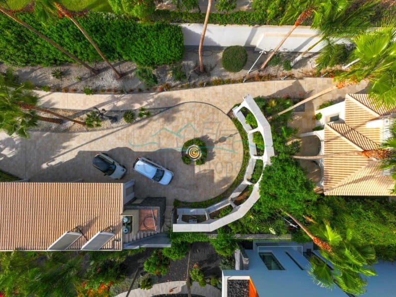 6 slaapkamer Villa te koop in Costa Adeje met garage - € 5.950.000 (Ref: 8584491)