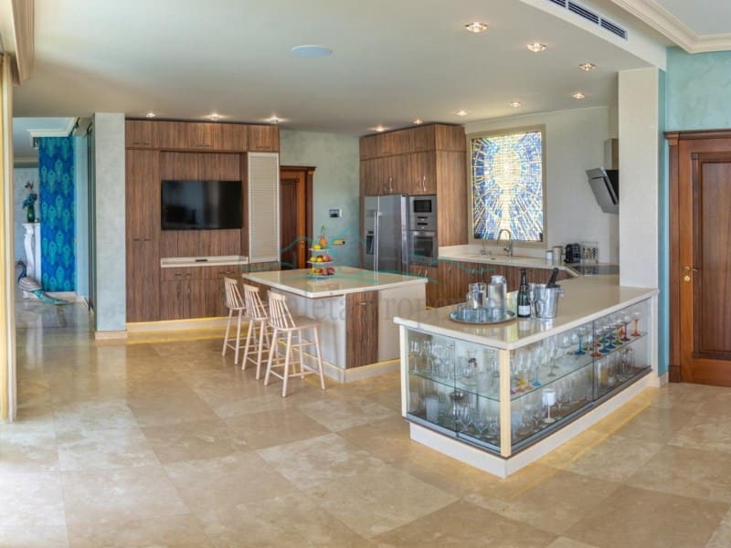 6 slaapkamer Villa te koop in Costa Adeje met garage - € 5.950.000 (Ref: 8584491)