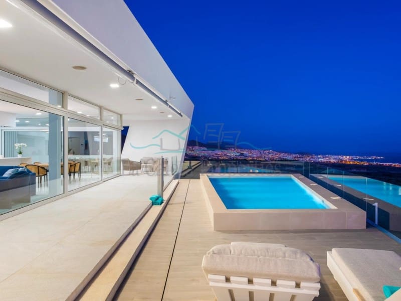 5 slaapkamer Villa te koop in Costa Adeje met garage - € 6.500.000 (Ref: 8597289)