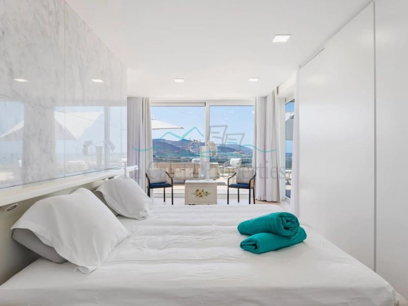 5 slaapkamer Villa te koop in Costa Adeje met garage - € 6.500.000 (Ref: 8597289)