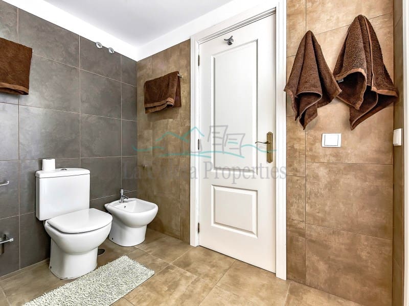 3 soveværelse Lejlighed til salg i Costa Adeje med garage - € 920.000 (Ref: 8616225)