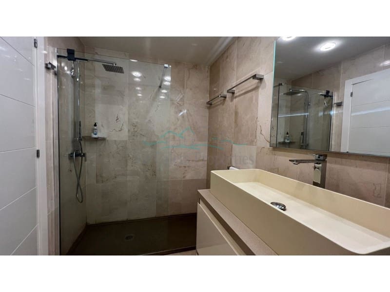 2 makuuhuone Huoneisto myytävänä paikassa Costa Adeje mukana 
autotalli - 949 000 € (Ref: 8654952)