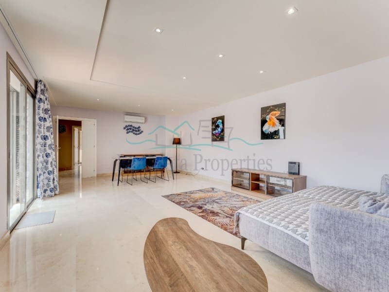 2 slaapkamer Appartement te koop in Costa Adeje met garage - € 715.000 (Ref: 8657084)