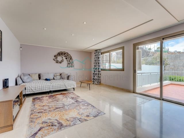 2 slaapkamer Appartement te koop in La Caleta Adeje, Adeje met garage - € 715.000 (Ref: 8657084)