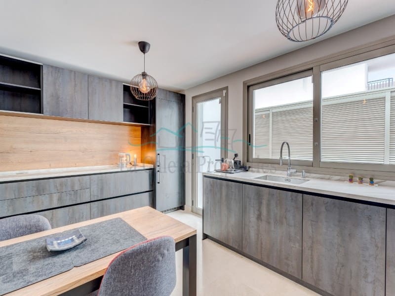 2 slaapkamer Appartement te koop in Costa Adeje met garage - € 715.000 (Ref: 8657084)