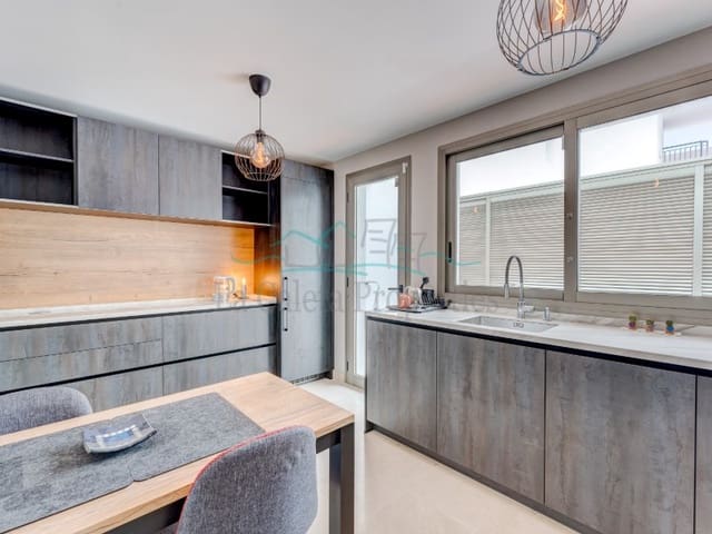 2 slaapkamer Appartement te koop in La Caleta Adeje, Adeje met garage - € 715.000 (Ref: 8657084)