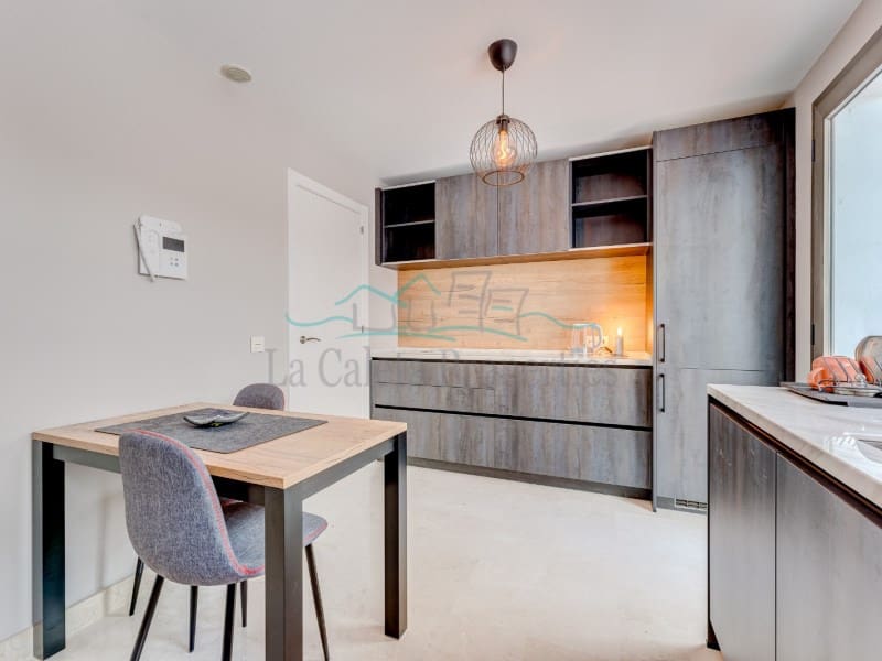 2 slaapkamer Appartement te koop in Costa Adeje met garage - € 715.000 (Ref: 8657084)