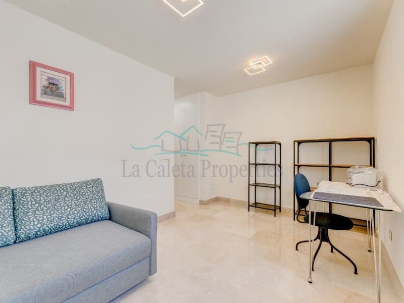 2 slaapkamer Appartement te koop in Costa Adeje met garage - € 715.000 (Ref: 8657084)