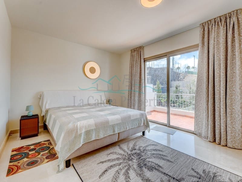 2 slaapkamer Appartement te koop in Costa Adeje met garage - € 715.000 (Ref: 8657084)