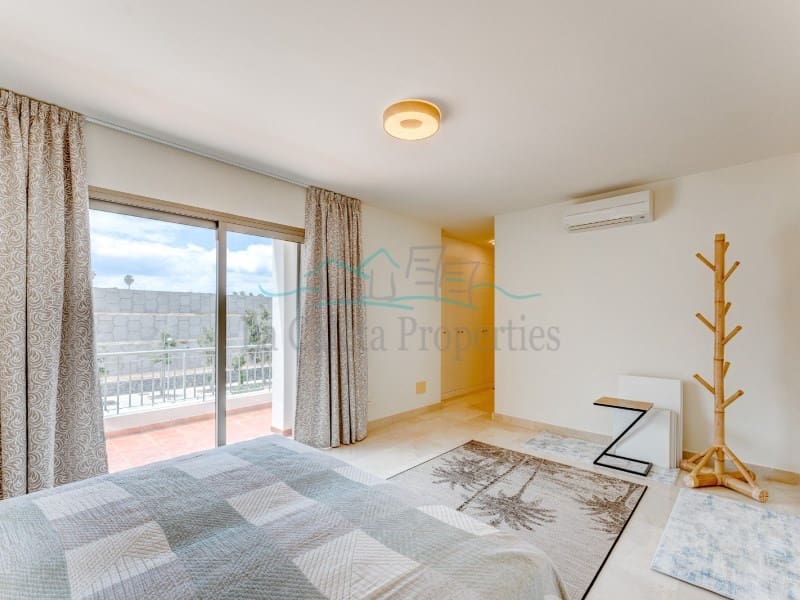 2 slaapkamer Appartement te koop in Costa Adeje met garage - € 715.000 (Ref: 8657084)