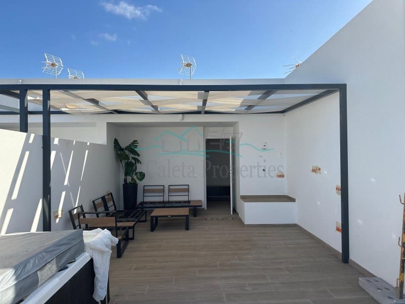 3 bedroom Apartment for sale in Playa San Juan with garage - € 529,000 (Ref: 8829728)