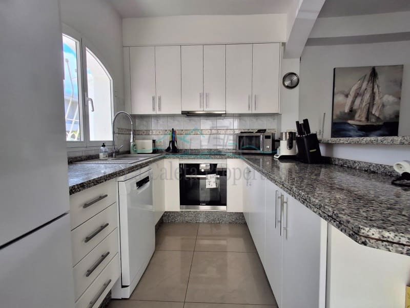 4 slaapkamer Huis te koop in Costa Adeje - € 1.175.000 (Ref: 8992502)