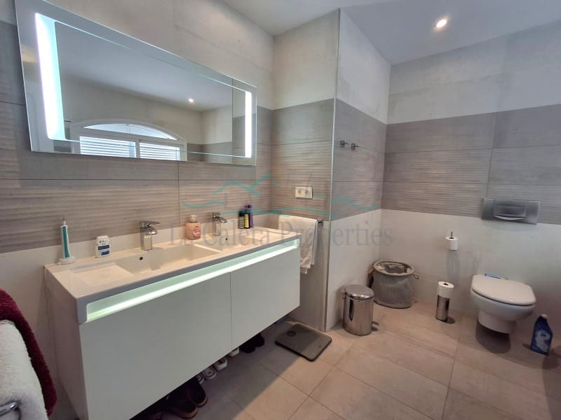4 slaapkamer Huis te koop in Costa Adeje - € 1.175.000 (Ref: 8992502)