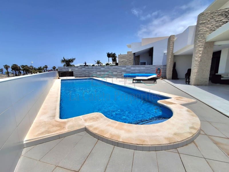 3 slaapkamer Huis te koop in Costa Adeje met garage - € 1.900.000 (Ref: 9032035)