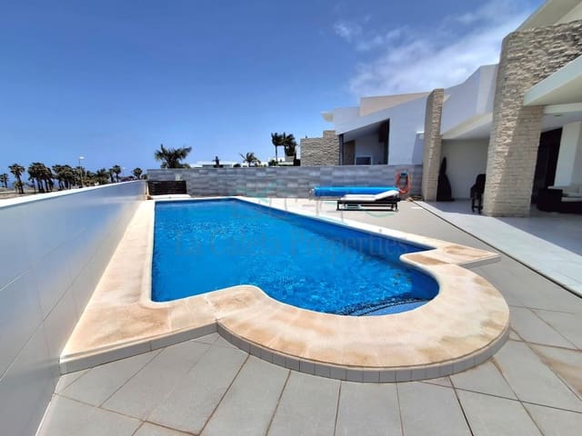 3 slaapkamer Huis te koop in La Caleta Adeje, Adeje met garage - € 1.900.000 (Ref: 9032035)