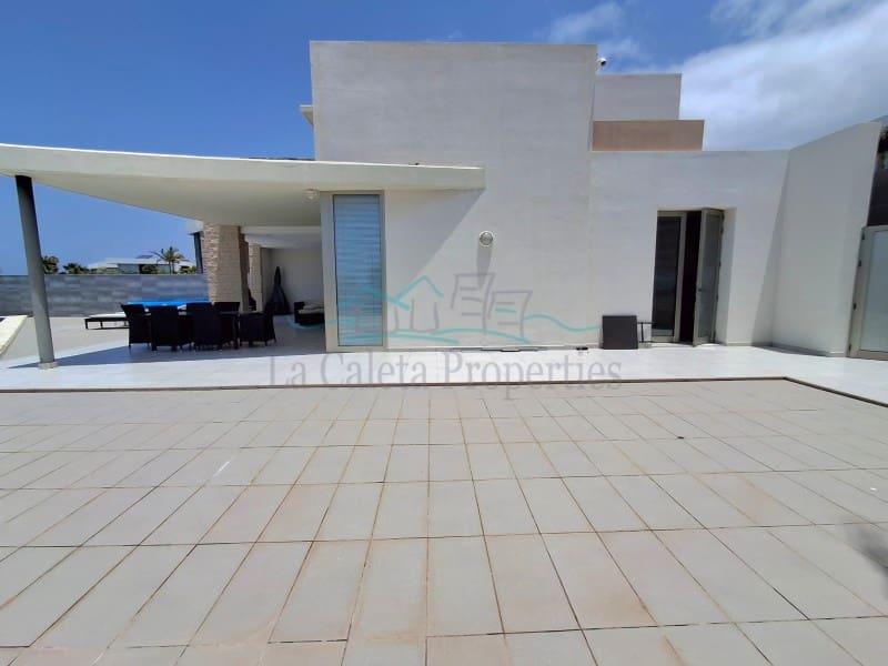 3 slaapkamer Huis te koop in Costa Adeje met garage - € 1.900.000 (Ref: 9032035)