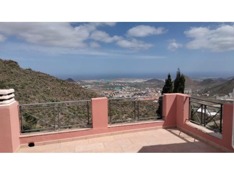 2 soveværelse Finca/Landehus til salg i Arona med garage - € 699.000 (Ref: 9038268)