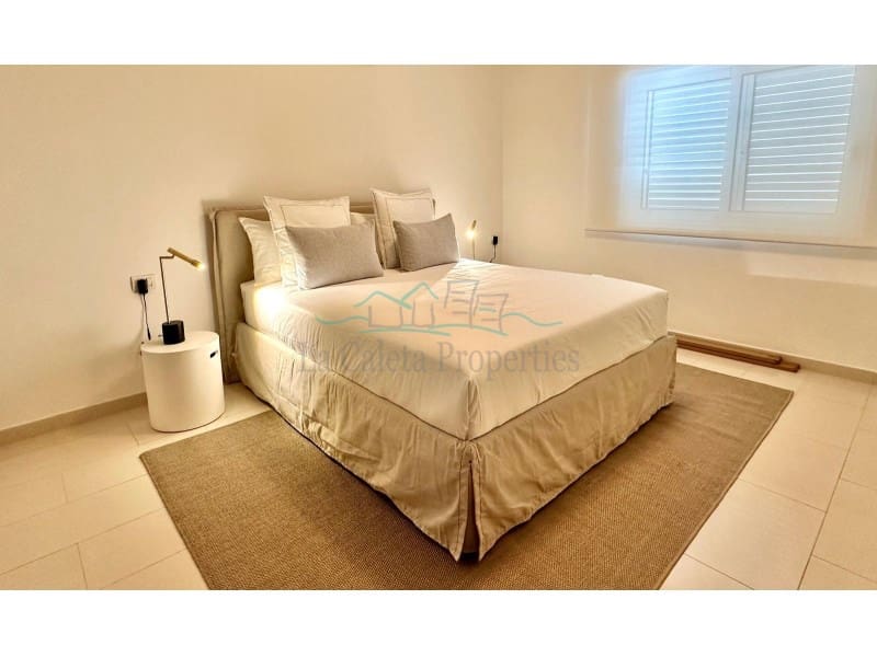 5 slaapkamer Villa te koop in Costa Adeje met garage - € 3.300.000 (Ref: 9166083)