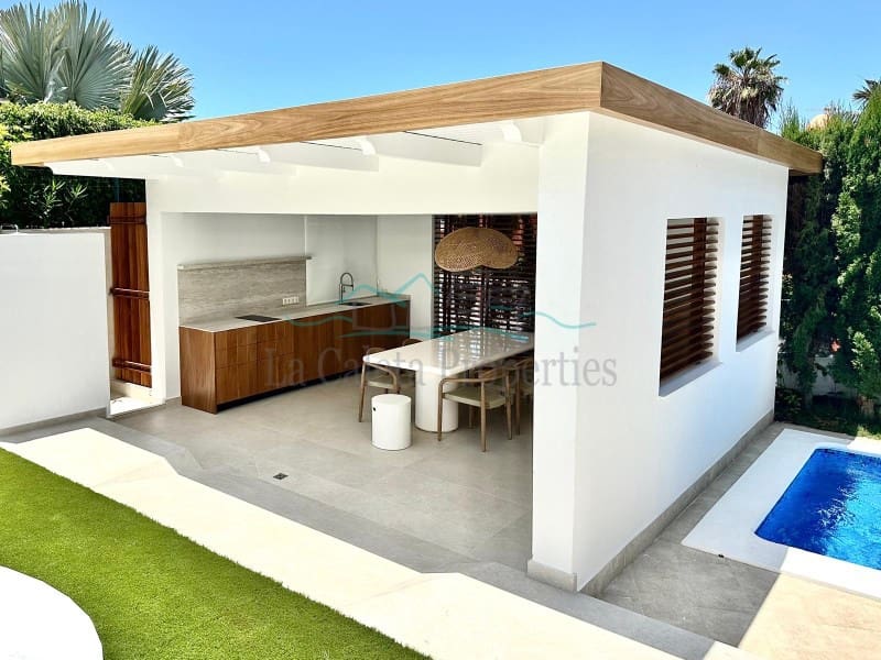 5 slaapkamer Villa te koop in Costa Adeje met garage - € 3.300.000 (Ref: 9166083)