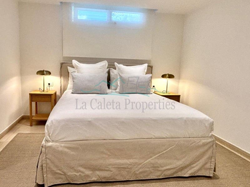 5 slaapkamer Villa te koop in Costa Adeje met garage - € 3.300.000 (Ref: 9166083)