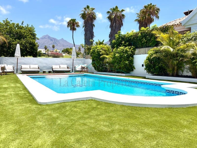 5 slaapkamer Villa te koop in Costa Adeje met garage - € 3.300.000 (Ref: 9166083)