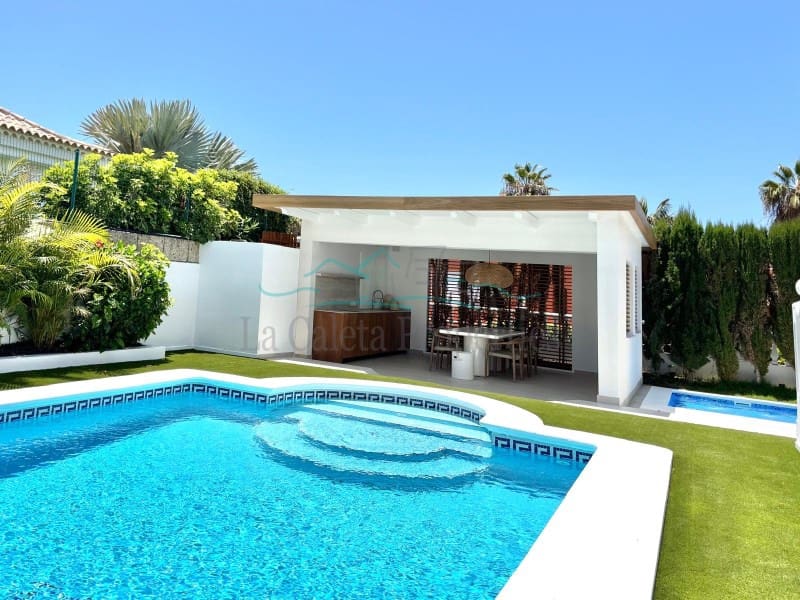 5 slaapkamer Villa te koop in Costa Adeje met garage - € 3.300.000 (Ref: 9166083)
