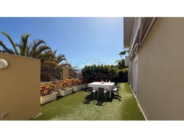 5 bedroom Townhouse for sale in Playa de Fañabé Alto, Adeje with garage - € 720,000 (Ref: 9243823)