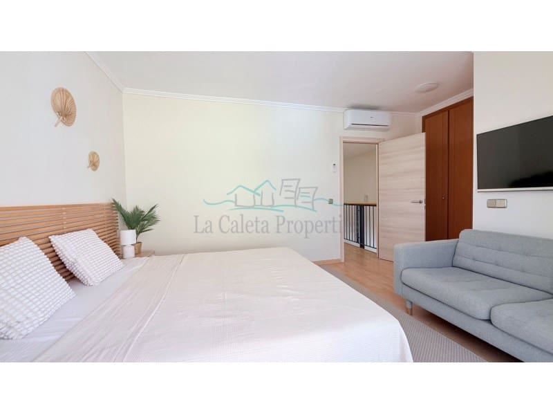 5 chambre Maison de Ville à vendre à Costa Adeje avec garage - 720 000 € (Ref: 9243823)