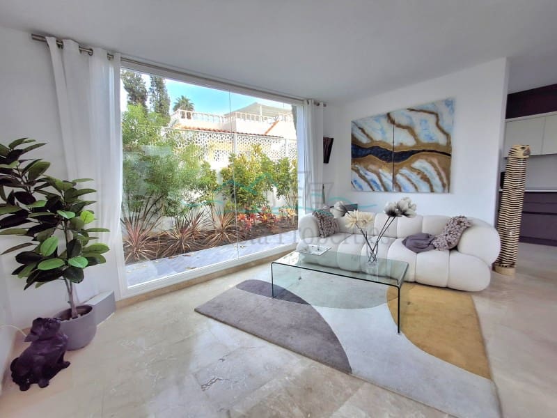 3 chambre Villa/Maison à vendre à Costa Adeje avec garage - 1 880 000 € (Ref: 9347729)