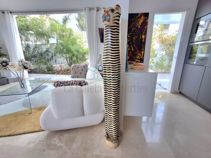 3 chambre Villa/Maison à vendre à Costa Adeje avec garage - 1 880 000 € (Ref: 9347729)