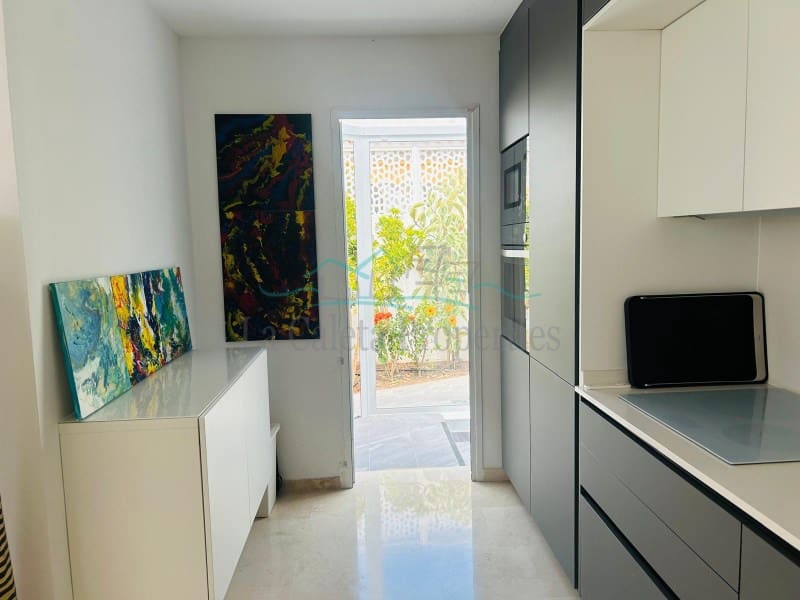 3 chambre Villa/Maison à vendre à Costa Adeje avec garage - 1 880 000 € (Ref: 9347729)