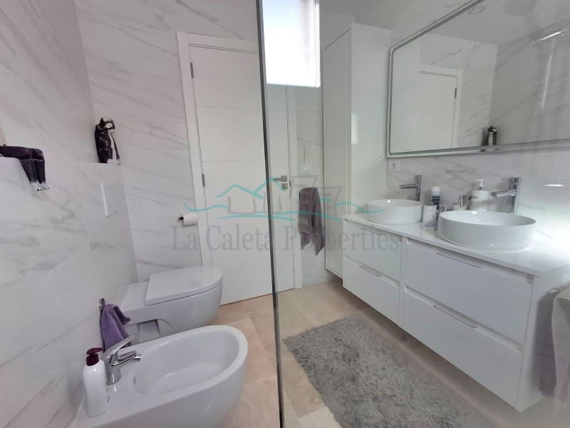 3 chambre Villa/Maison à vendre à Costa Adeje avec garage - 1 880 000 € (Ref: 9347729)