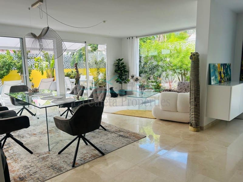 3 chambre Villa/Maison à vendre à Costa Adeje avec garage - 1 880 000 € (Ref: 9347729)