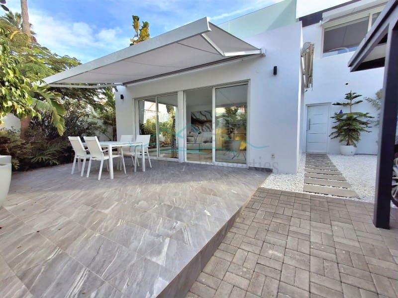 3 chambre Villa/Maison à vendre à Costa Adeje avec garage - 1 880 000 € (Ref: 9347729)