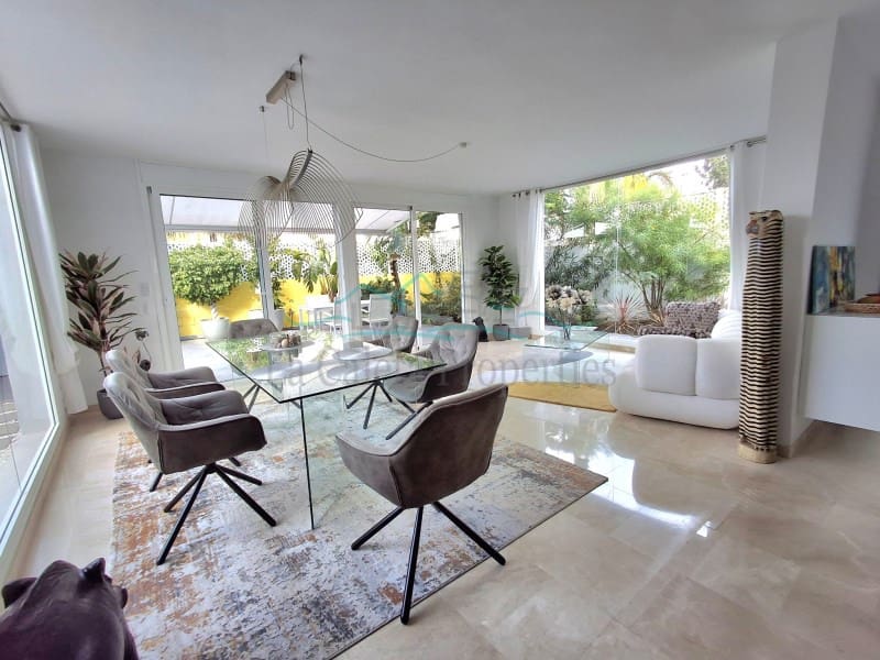 3 chambre Villa/Maison à vendre à Costa Adeje avec garage - 1 880 000 € (Ref: 9347729)