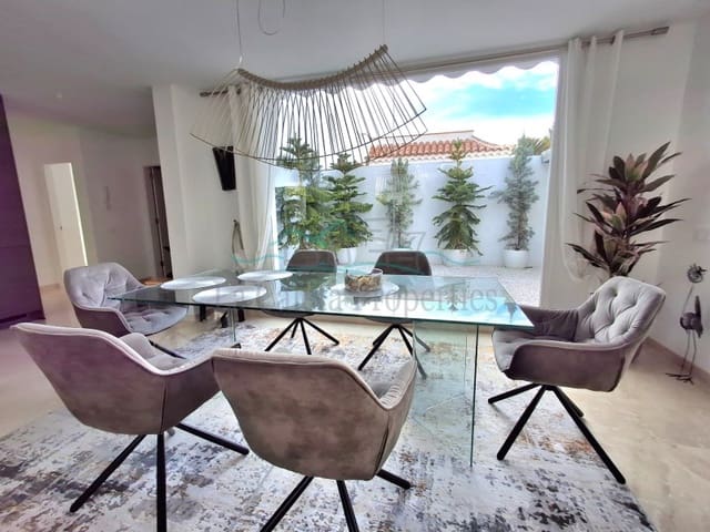 3 makuuhuone Huvila myytävänä paikassa La Caleta Adeje, Adeje mukana 
autotalli - 1 880 000 € (Ref: 9347729)