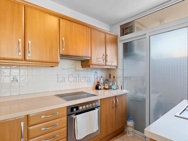 3 makuuhuone Huoneisto myytävänä paikassa La Caleta Adeje, Adeje mukana 
autotalli - 775 000 € (Ref: 9427592)