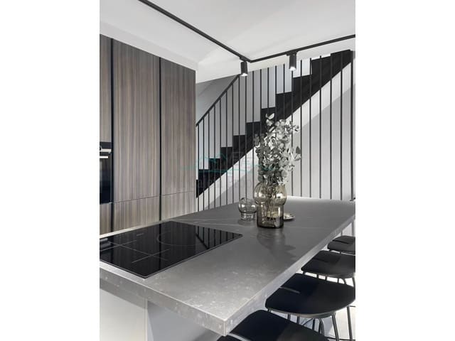 3 soveværelse Byhus til salg i La Caleta Adeje, Adeje med garage - € 1.195.000 (Ref: 9470988)