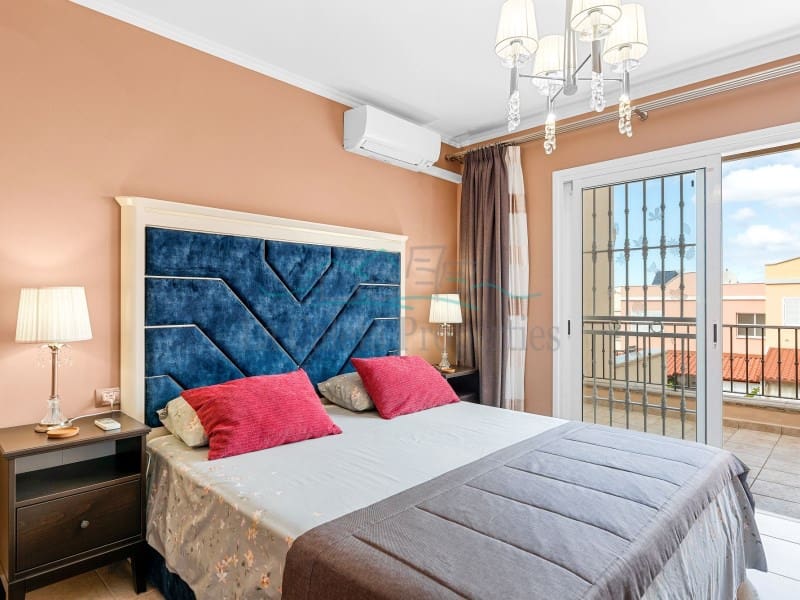 3 slaapkamer Appartement te koop in Costa Adeje met garage - € 770.000 (Ref: 9474970)