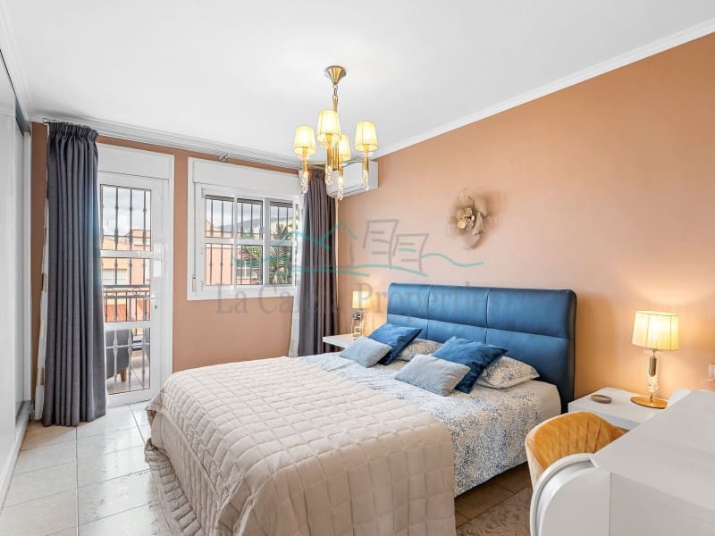 3 slaapkamer Appartement te koop in Costa Adeje met garage - € 770.000 (Ref: 9474970)