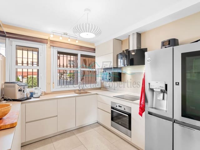 3 slaapkamer Appartement te koop in Costa Adeje, Adeje met garage - € 770.000 (Ref: 9474970)