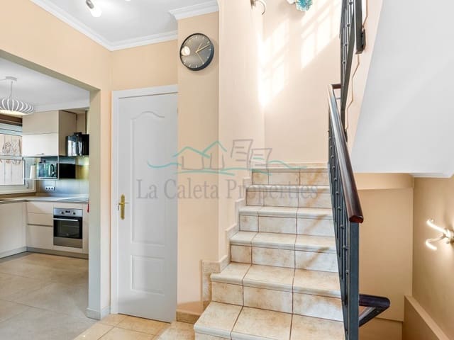 3 slaapkamer Appartement te koop in Costa Adeje, Adeje met garage - € 770.000 (Ref: 9474970)