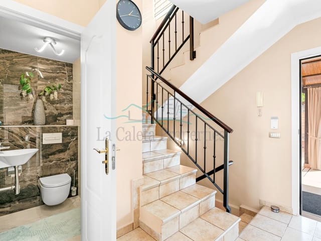 3 slaapkamer Appartement te koop in Costa Adeje, Adeje met garage - € 770.000 (Ref: 9474970)