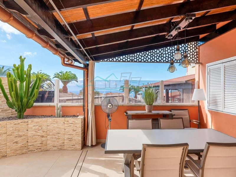 3 slaapkamer Appartement te koop in Costa Adeje met garage - € 770.000 (Ref: 9474970)