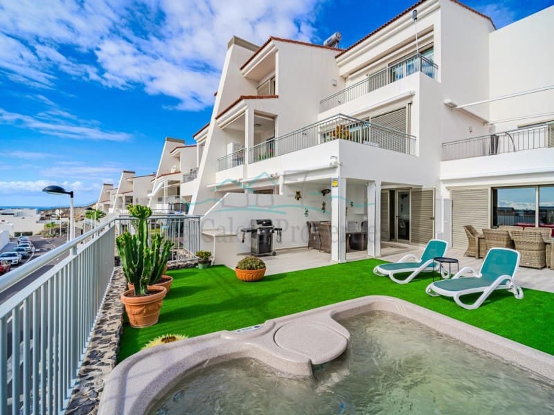 2 bedroom Apartment for sale in Costa Adeje with garage - € 995,000 (Ref: 9499023)