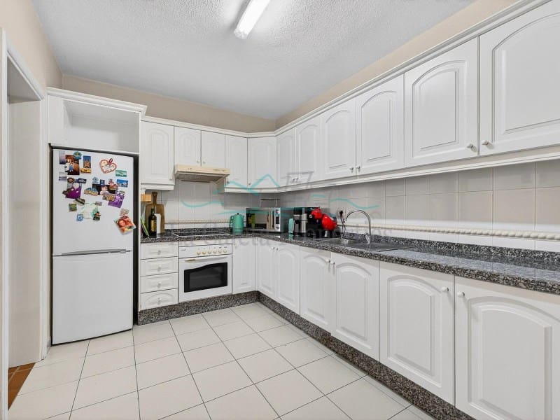 3 bedroom Townhouse for sale in Costa Adeje with garage - € 659,000 (Ref: 9516263)