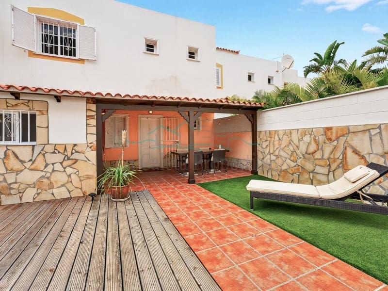 3 bedroom Townhouse for sale in Costa Adeje with garage - € 659,000 (Ref: 9516263)
